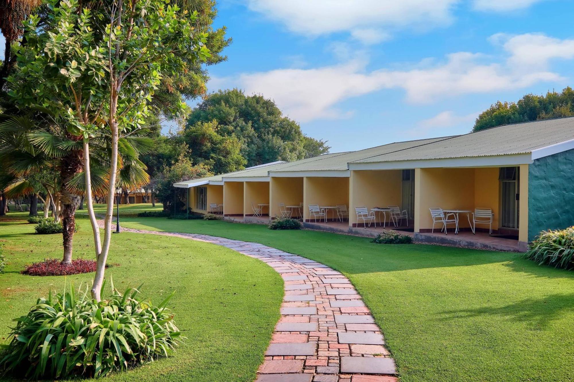 Protea Hotel By Marriott Polokwane Ranch Resort Exterior foto